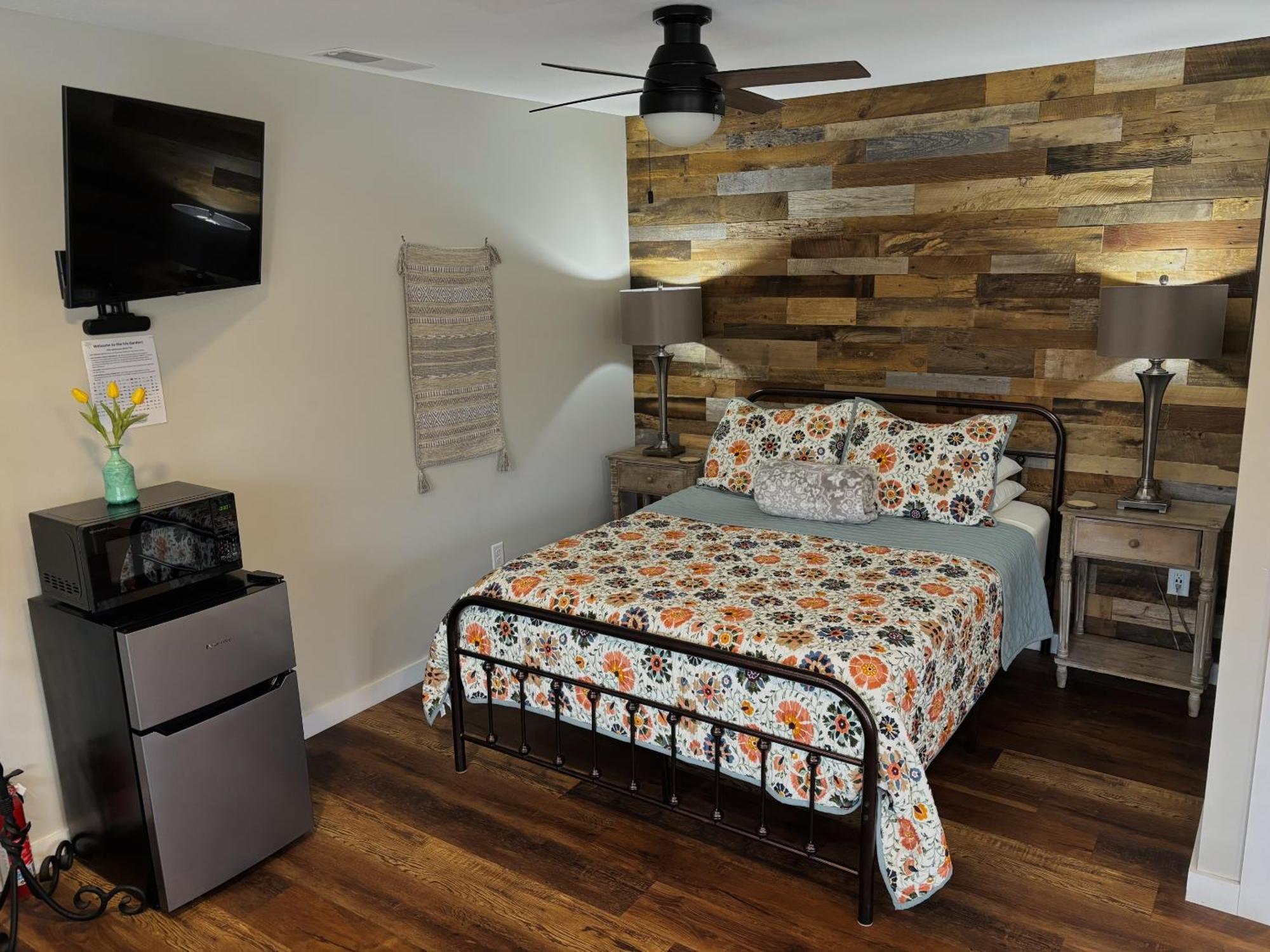 The Iris Garden Downtown Cottages And Suites ناشفيل الغرفة الصورة